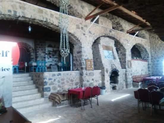 Trajan Guest House Al-Mughayer Екстериор снимка