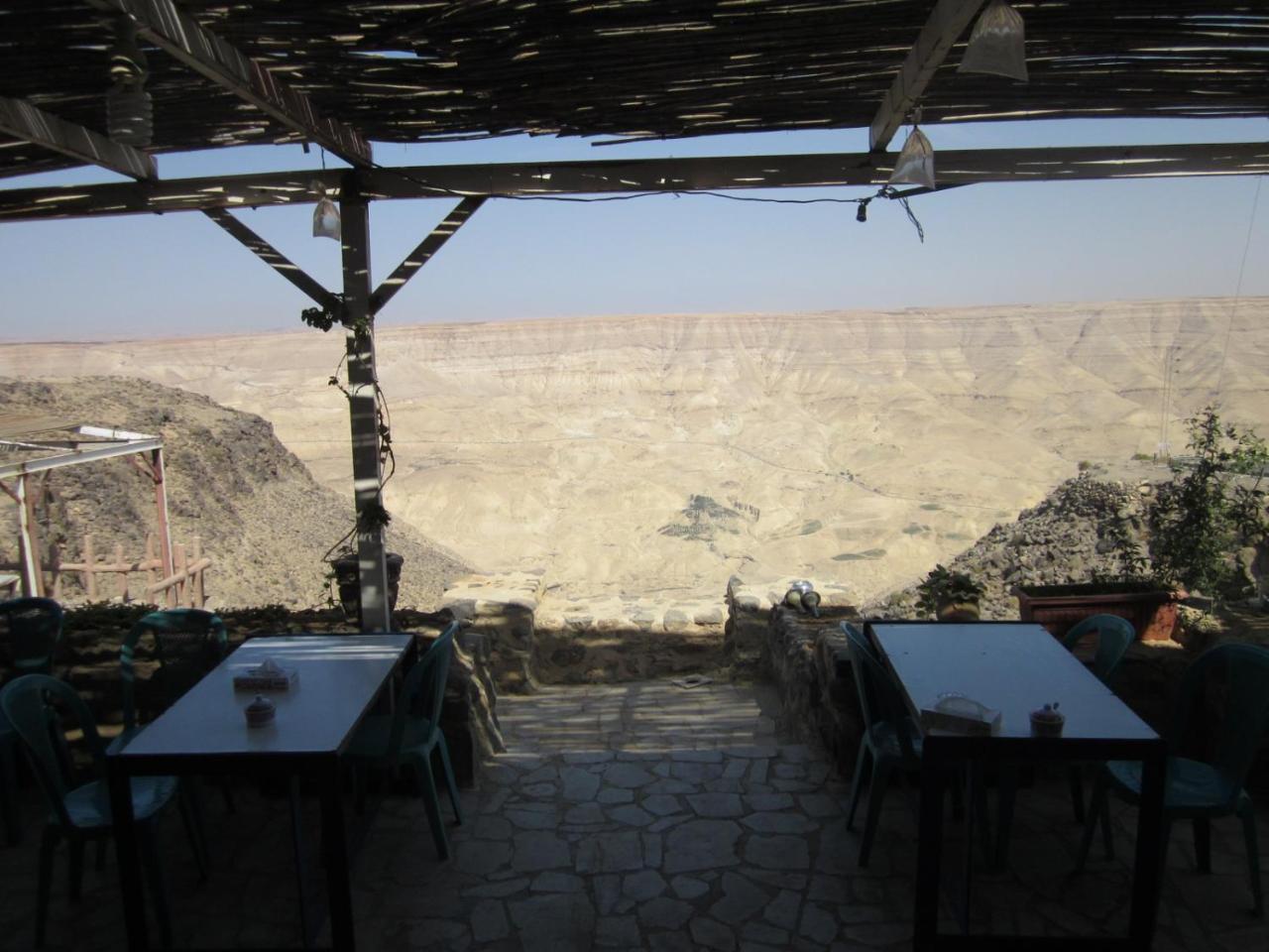 Trajan Guest House Al-Mughayer Екстериор снимка